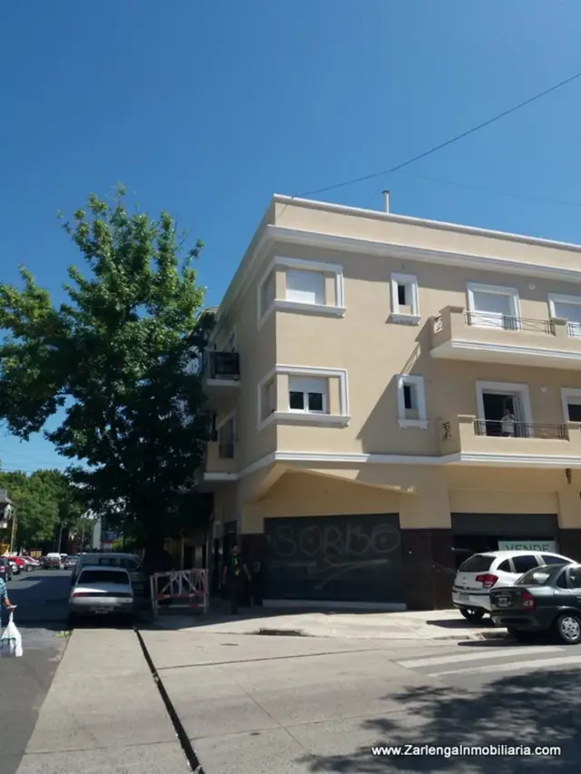 Mario Bernasconi 2200 piso 1ro. Venta de 2 amb frente. terraza ,sin expensas
