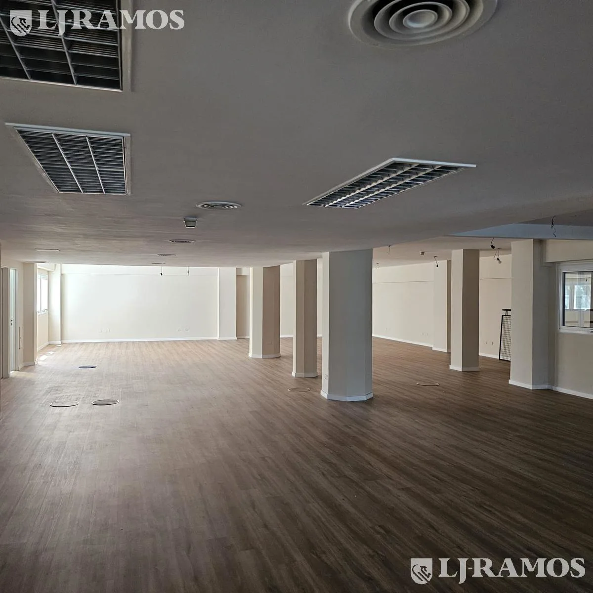 Alquiler de oficina de 260 m2 en San Telmo foto 3