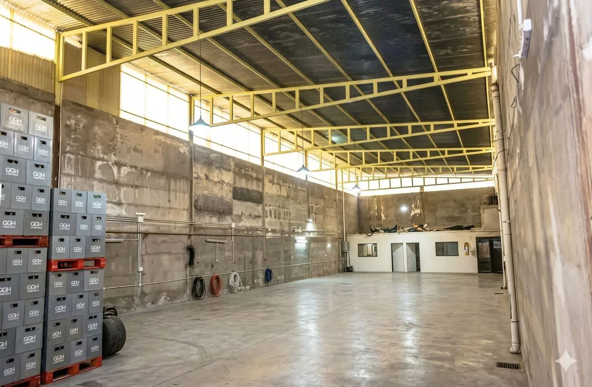 GALPON EN VENTA MACROCENTRO 360M2. APTO CREDITO foto 2