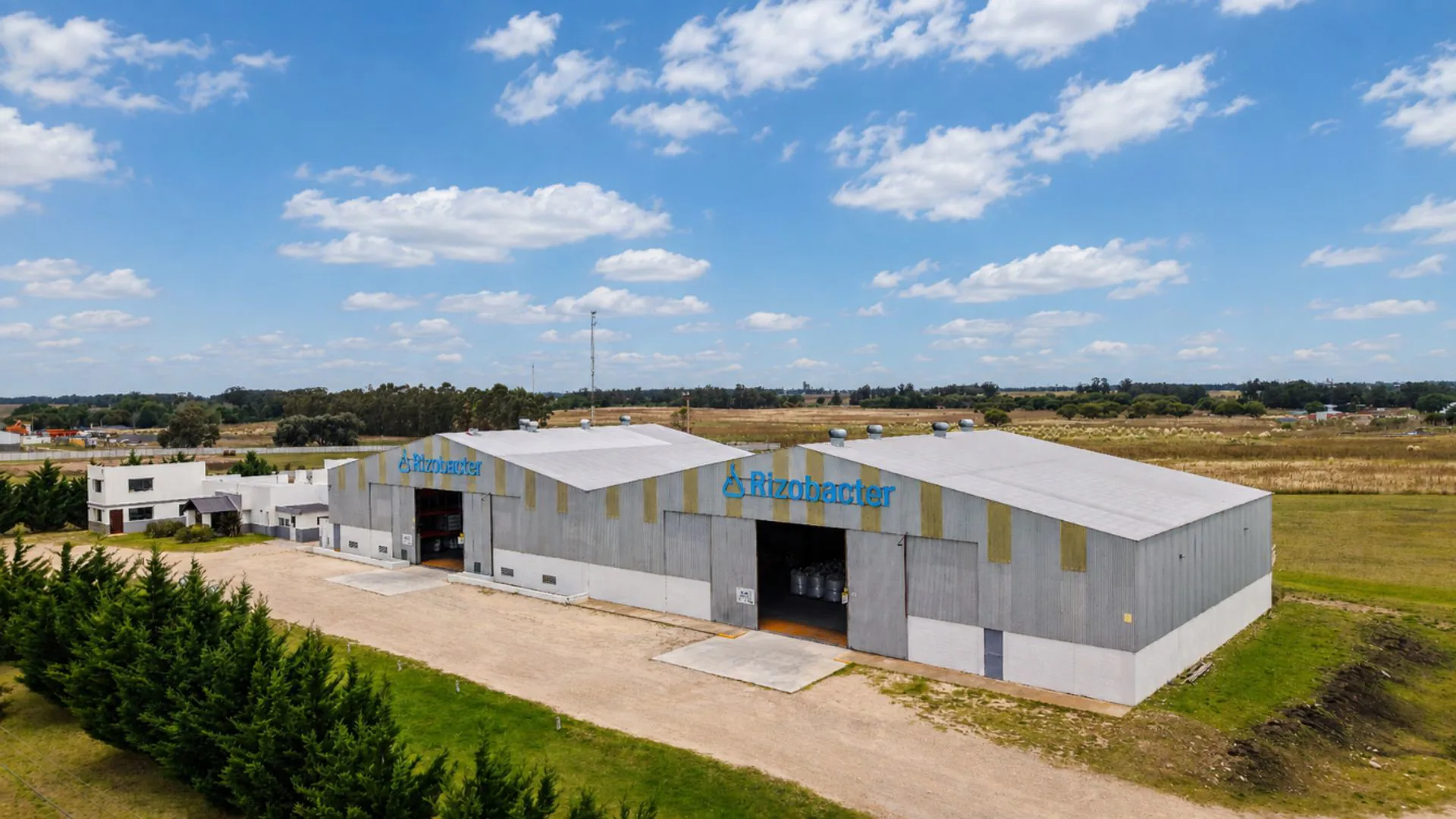 NAVES INDUSTRIALES EN VENTA EN NECOCHEA SOBRE RUTA foto 3