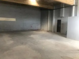 Venta casa con depósito y local. Lote de 31 de frente x 18 foto 5