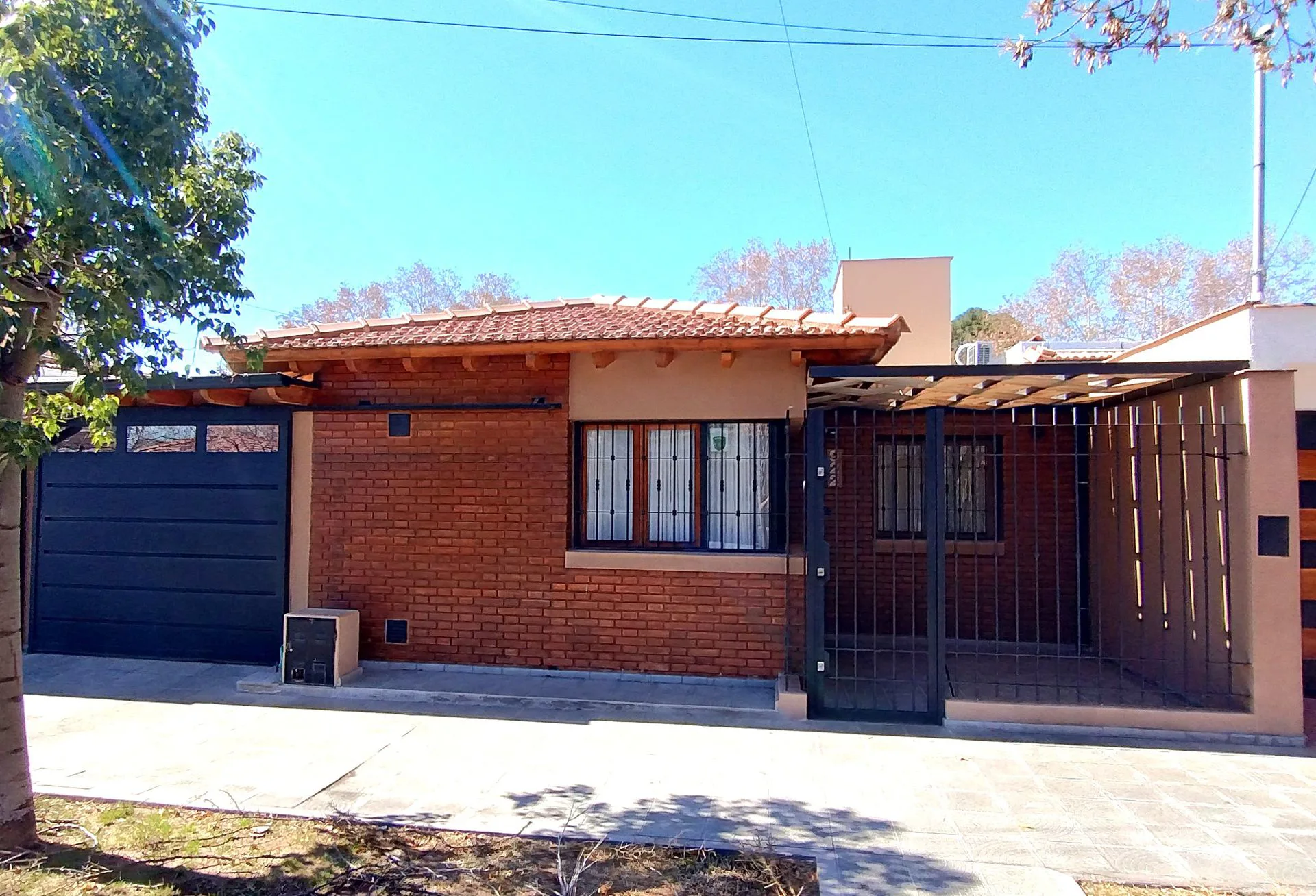 Casa 3 Dormitorios Piscina Godoy Cruz Apto Crédito foto 2
