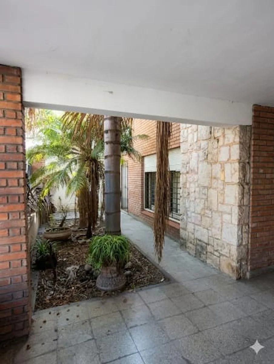 SE VENDE EN CATAMARCA CASA CÉNTRICA DE 2 PLANTAS foto 4