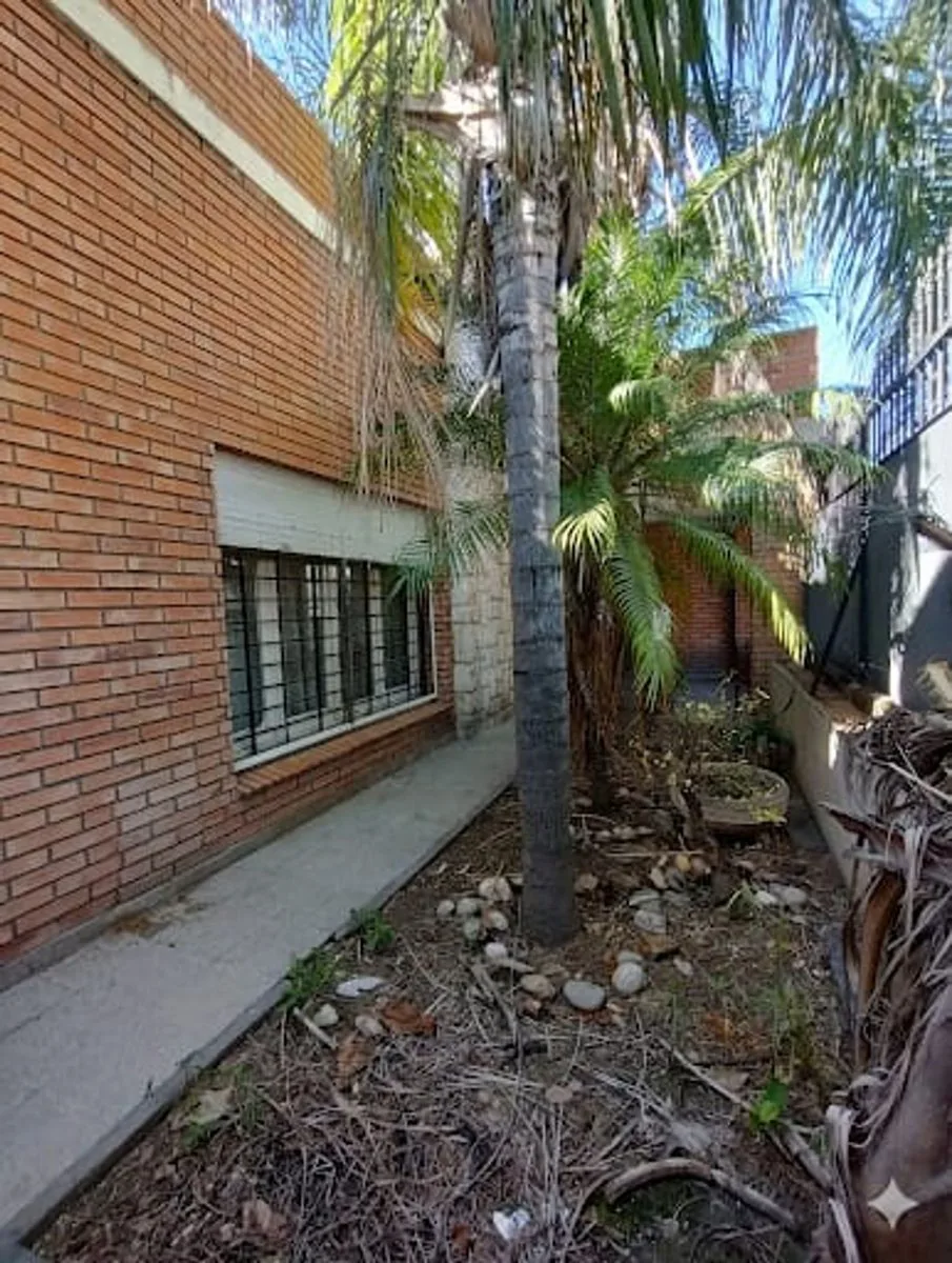 SE VENDE EN CATAMARCA CASA CÉNTRICA DE 2 PLANTAS foto 5