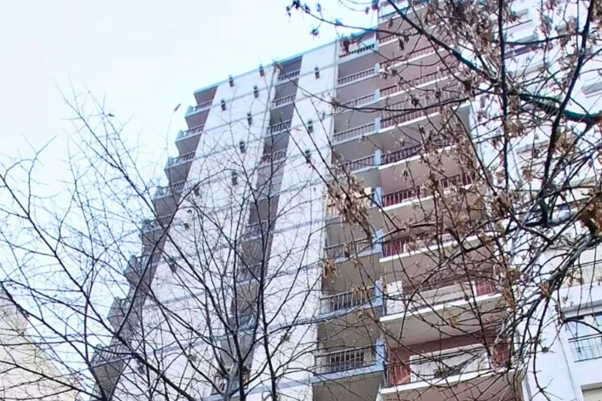 VENTA MONOAMBIENTE AL FRENTE CON BALCON foto 2
