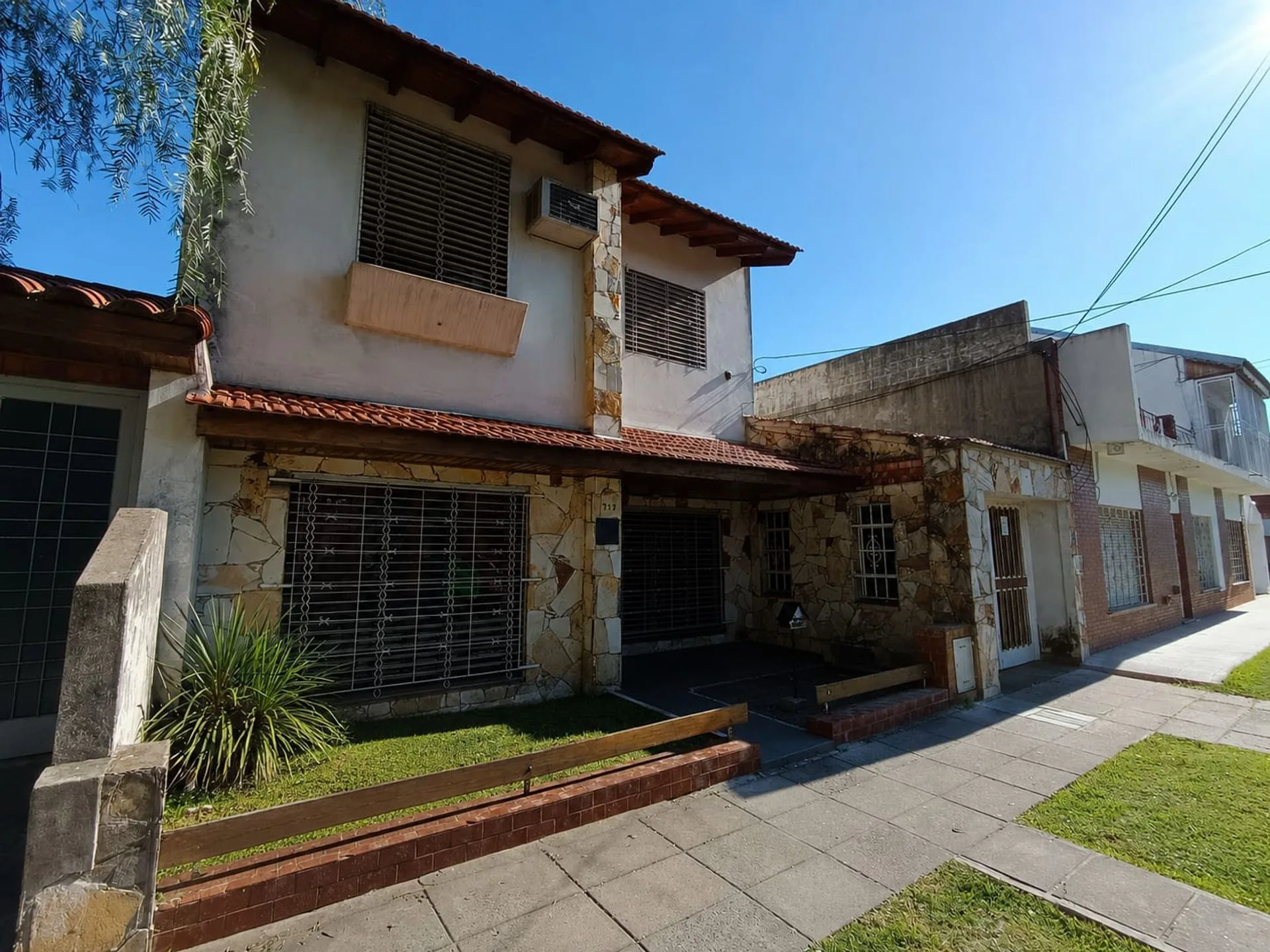 VENTA CASA 4 AMBIENTES VILLA LUZURIAGA PATIO foto 3