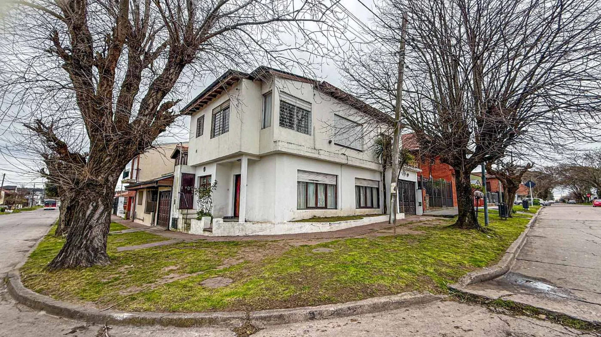 VENTA PH 2 AMBIENTES  PATIO AL FRENTE APTO CREDITO foto 2