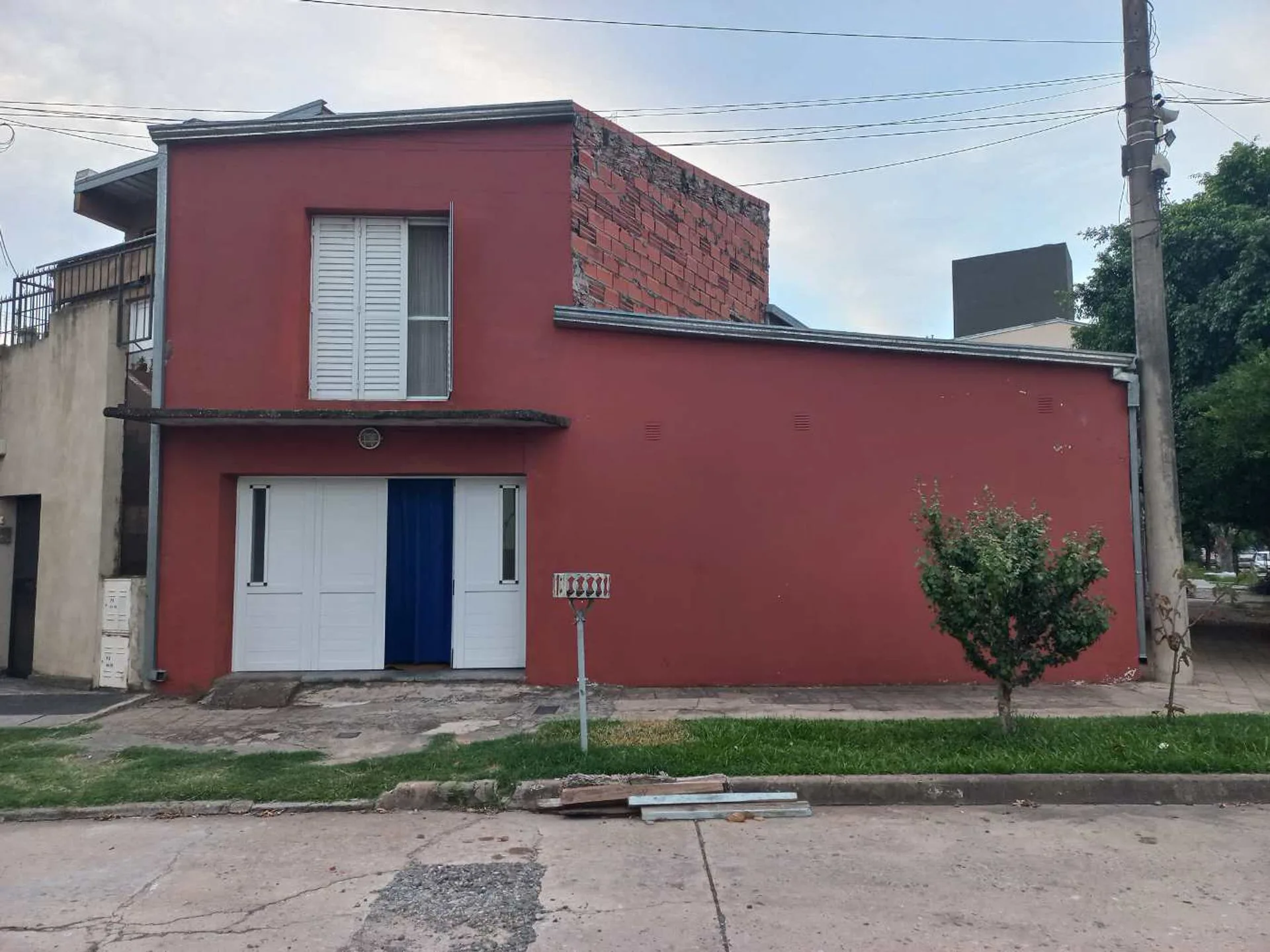 VENTA DE CASA 3 DORM Y COCHERA EN M. SELVA foto 2