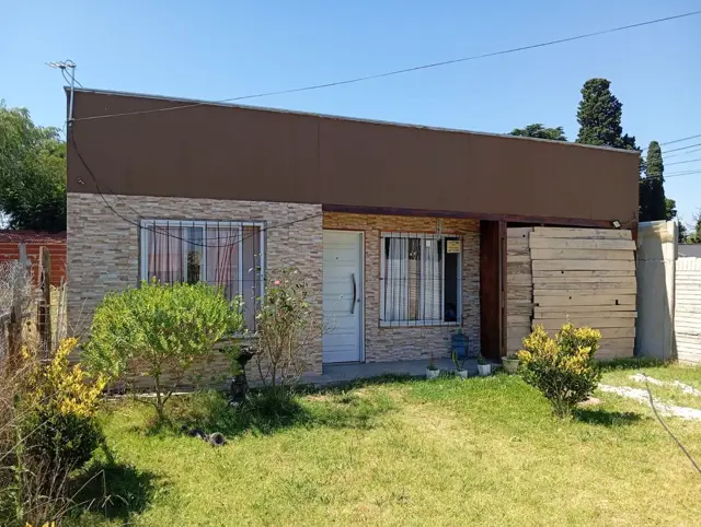 CASA 3 AMBIENTES VENTA GLEW BARRIO SANTA ANA