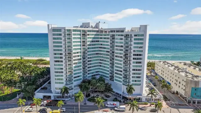 7135 Collins Ave #705 7100
