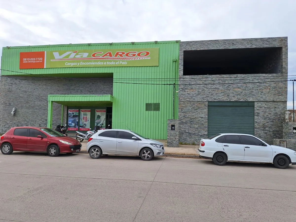 VENDO GALPON CON SALON COMERCIAL EN INGRESO B.BCA foto 2