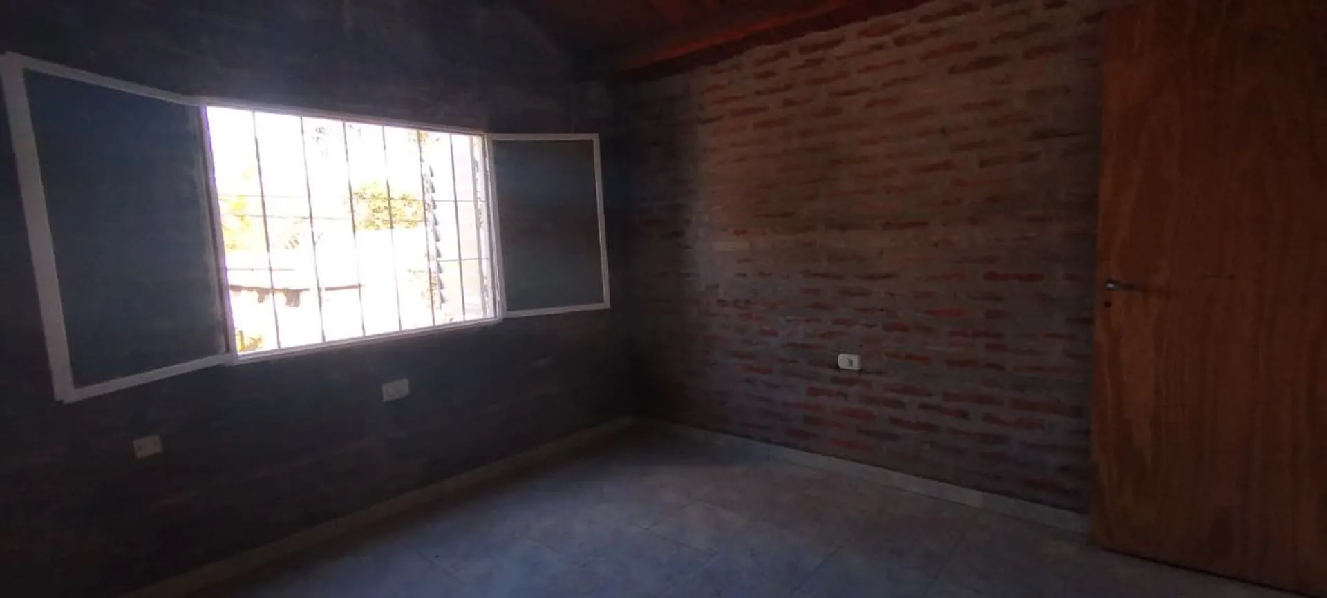 Casa con pileta y gran patio en Arroyo Leyes foto 5