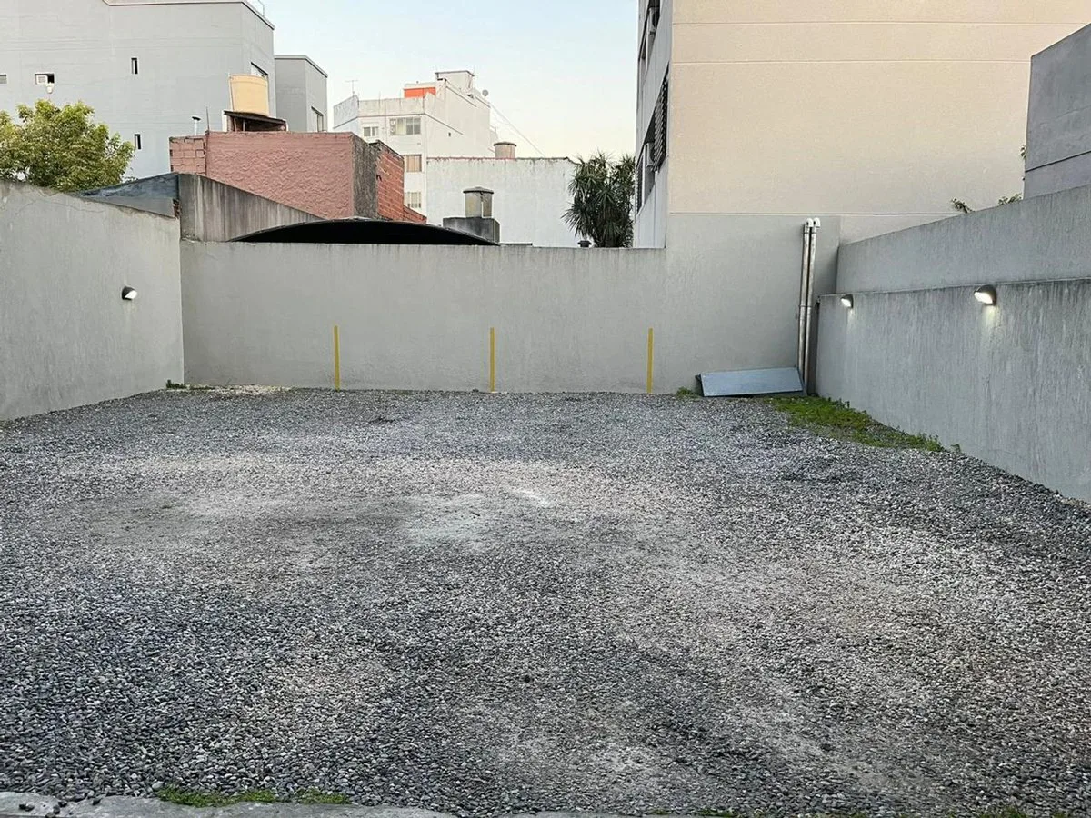 VENTA COCHERA DESCUBIERTA EN LOMAS DEL MIRADOR foto 2