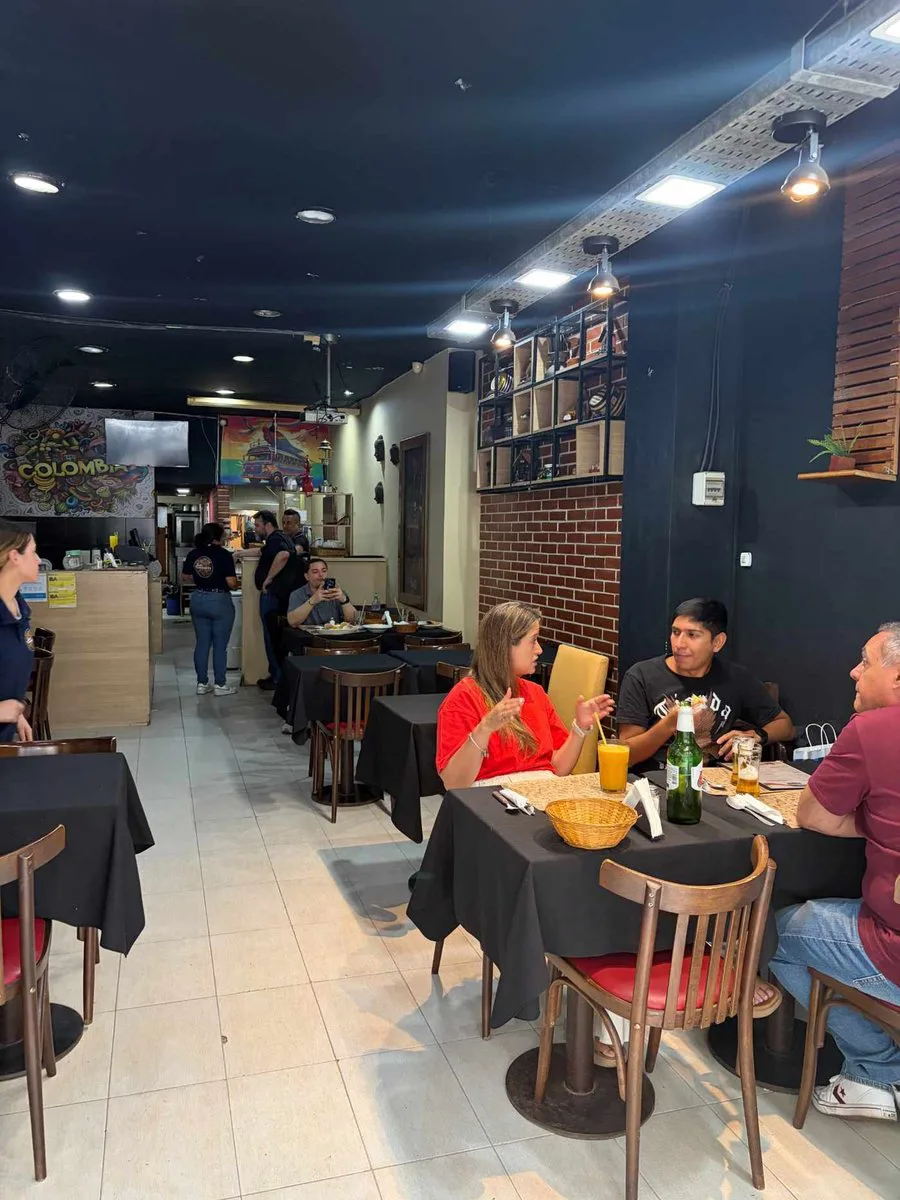 VENTA FONDO DE COMERCIO RESTAURANTE GRAN UBICACIÓN foto 2