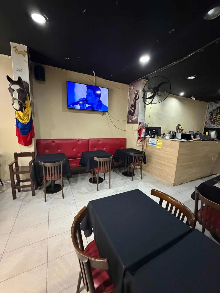 VENTA FONDO DE COMERCIO RESTAURANTE GRAN UBICACIÓN foto 3