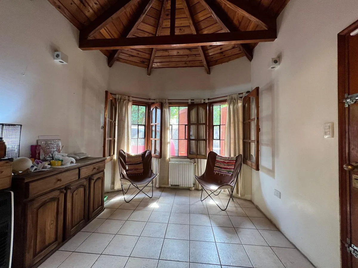 VENTA CASA 4 DORMITORIOS GRAN JARDIN EN FISHERTON foto 4