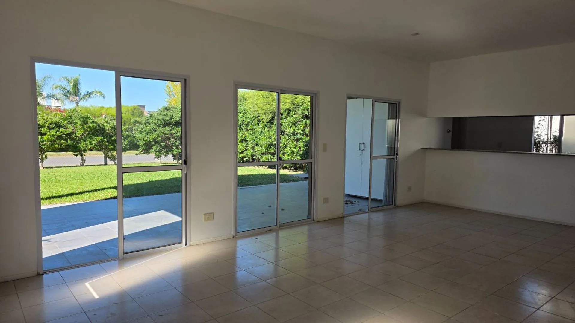 VENTA CASA 4AMB SAN EDUARDO PILAR DEL ESTE foto 2