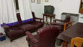 GRAN CASA CON 4 DORMITORIOS Y 2 BAÑOS EN BARRIO 9 DE JULIO foto 3