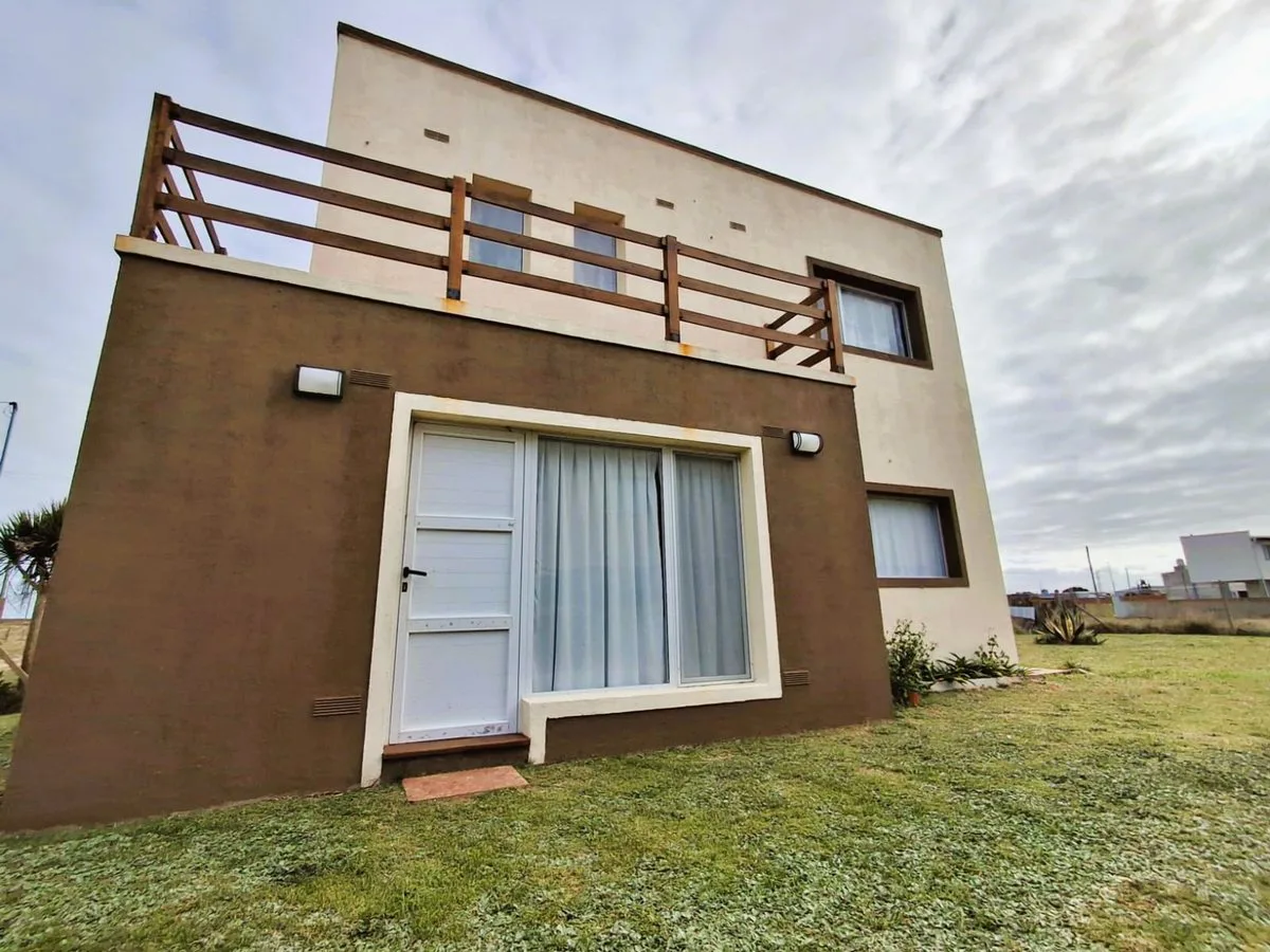 VENTA CASA 4 AMBIENTES  VISTA AL MAR -MAR DEL SUD foto 4