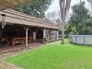 Importante propiedad con amplio terrenos - sobre Av. Benavidez.- foto 5