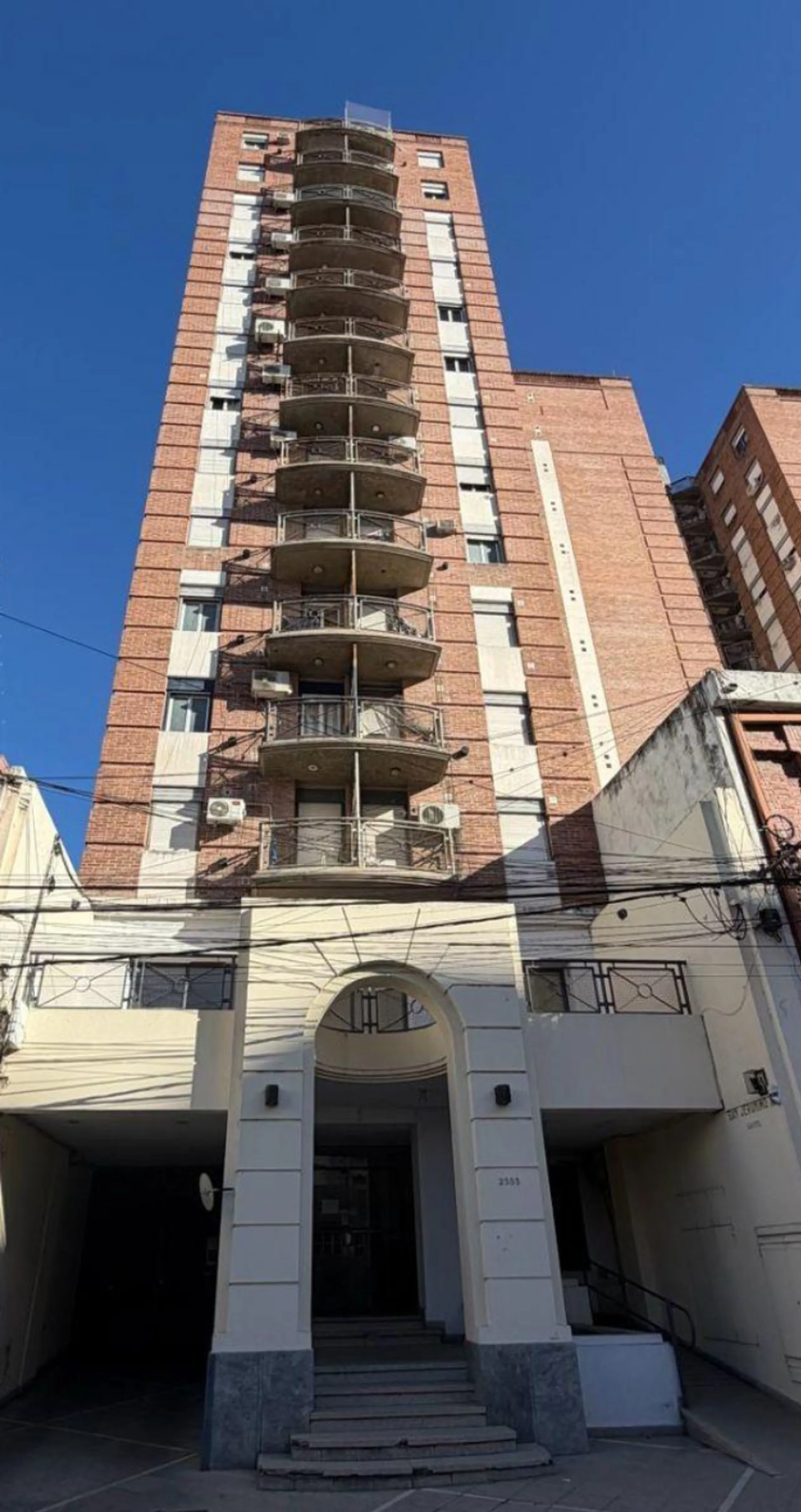 COCHERA EN VENTA CENTRO SANTA FE con baulera foto 4