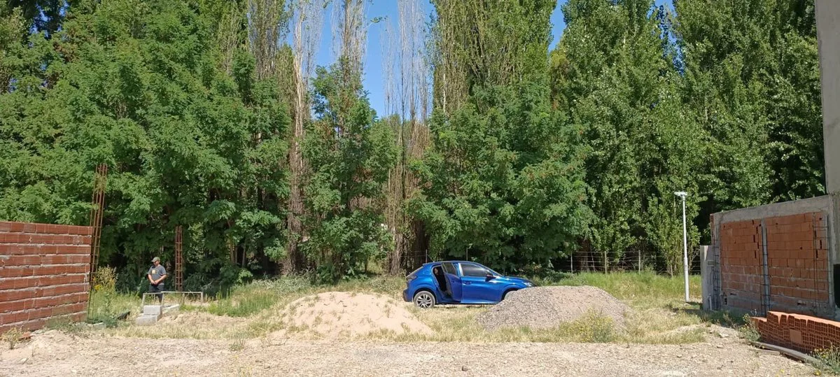 Lote 600 m2 con mejoras, Los Castaños, Plottier foto 3