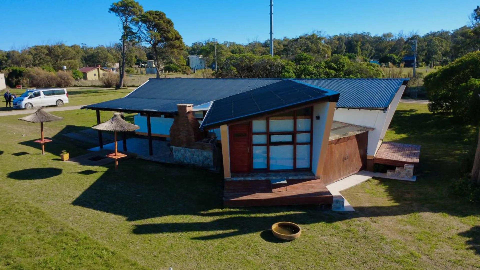 Chalet 3 ambientes frente a cancha de golf