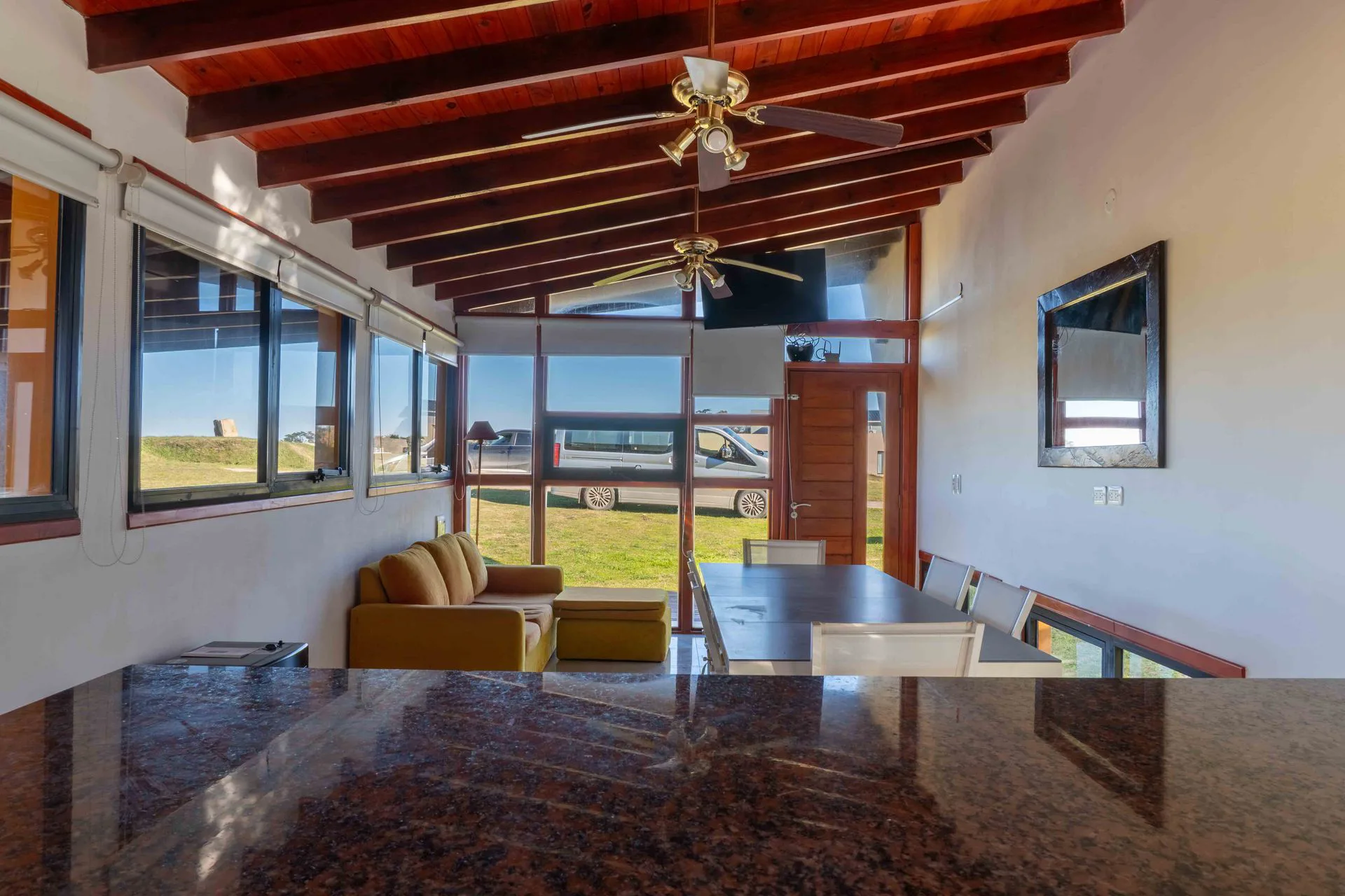 Chalet 3 ambientes frente a cancha de golf foto 5