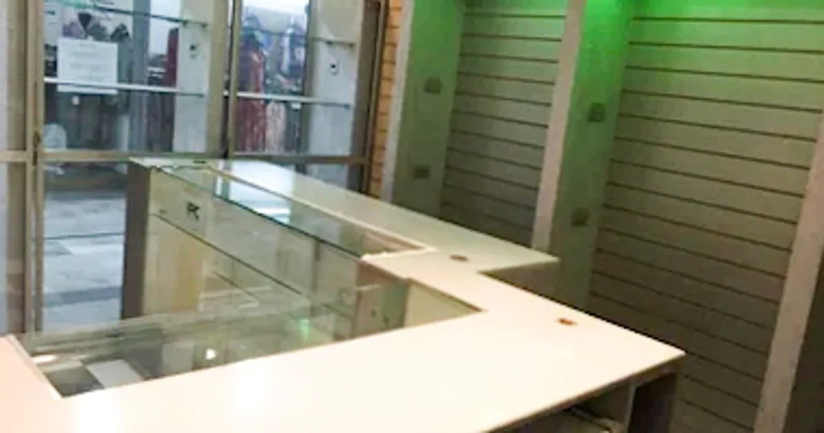 Venta Local en Centro Reciclado y Equipado 42m2 foto 3