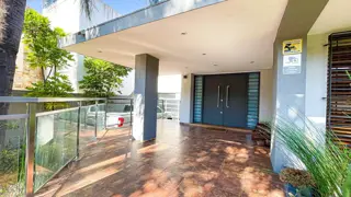VENTA CASA 6 AMBIENTES VILLA SARMIENTO PILETA foto 5