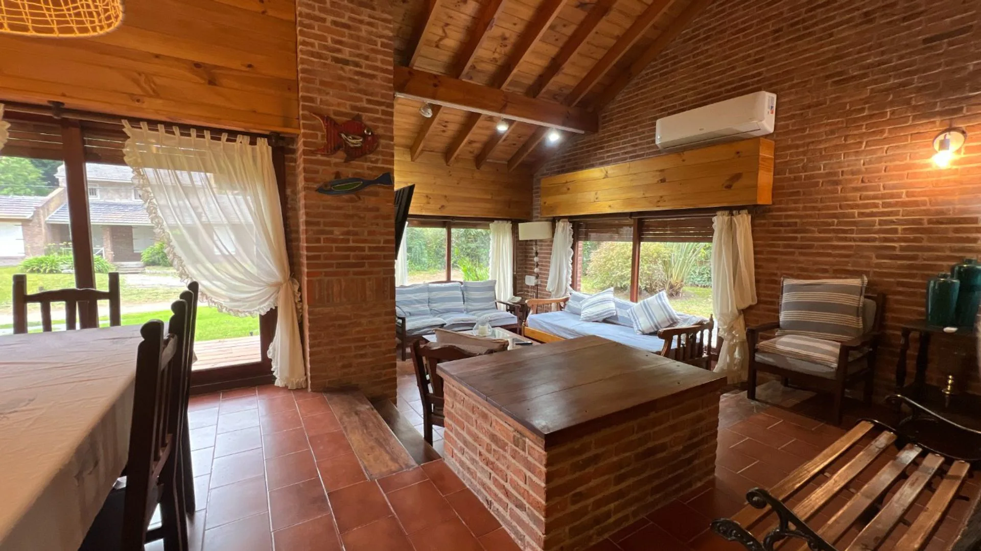 Casa 5 ambientes - pinamar foto 4