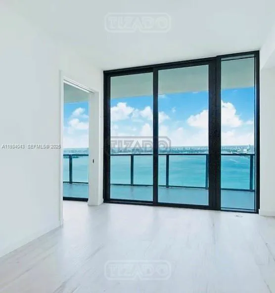 480 Ne 31 st #3404 400 foto 4