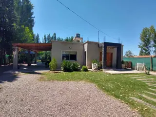 VENTA DE CASA CON  PILETA RODEO DEL MEDIO MAIPU foto 3
