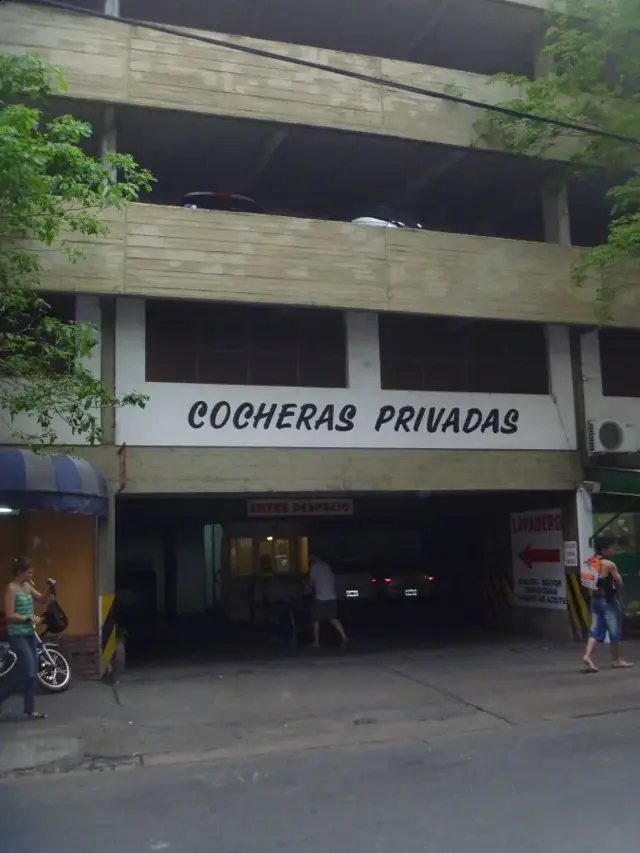 Cochera en Rioja 655, Rosario, Santa Fe, Argentina