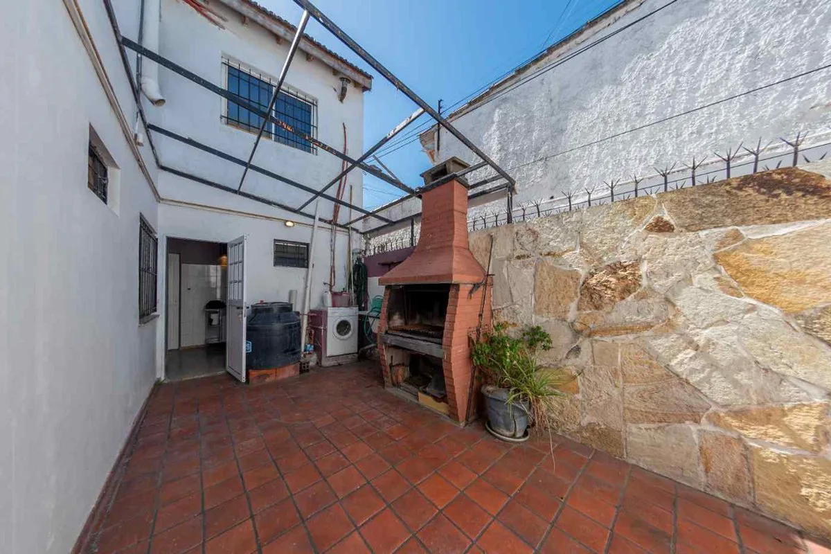 VENTA PH 5 AMB AL FRENTE CON PATIO Y COCHERA foto 4