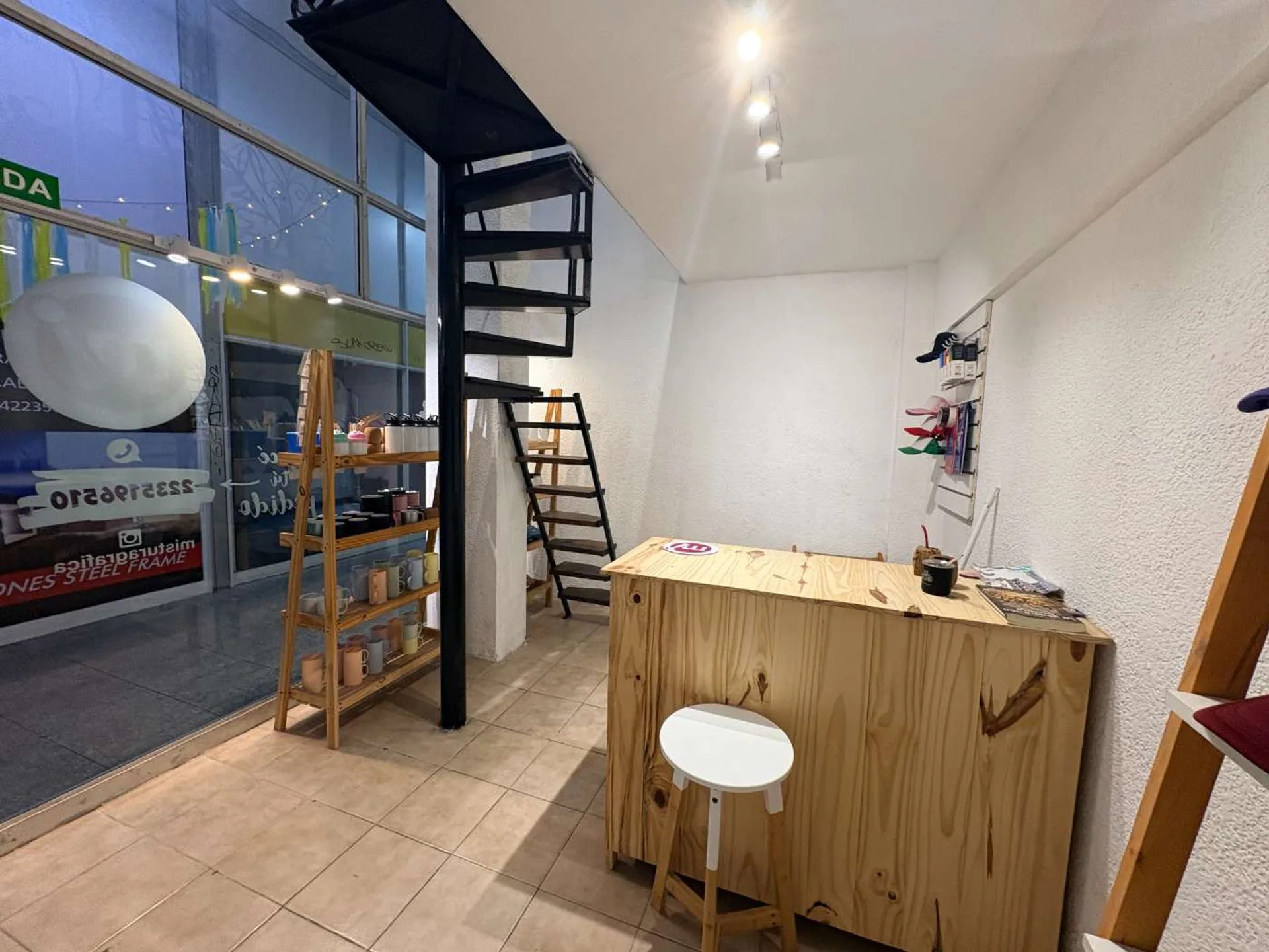 Venta Local galeria comercial foto 4