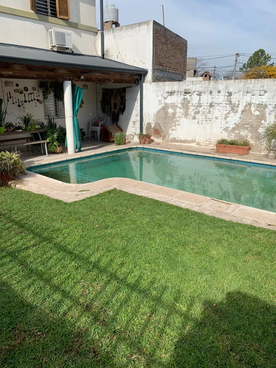 Casa Bª Pueyrredon 4 DORM CON PILETA foto 2