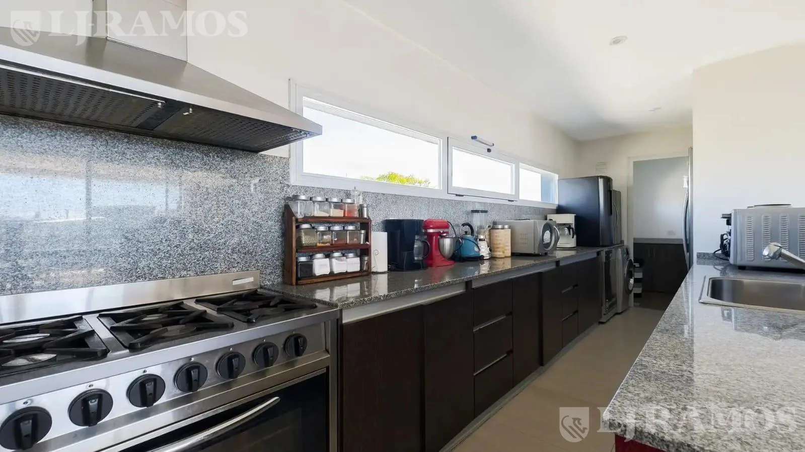 Casa en San Sebastián APTO CREDITO BANCARIO MB foto 3