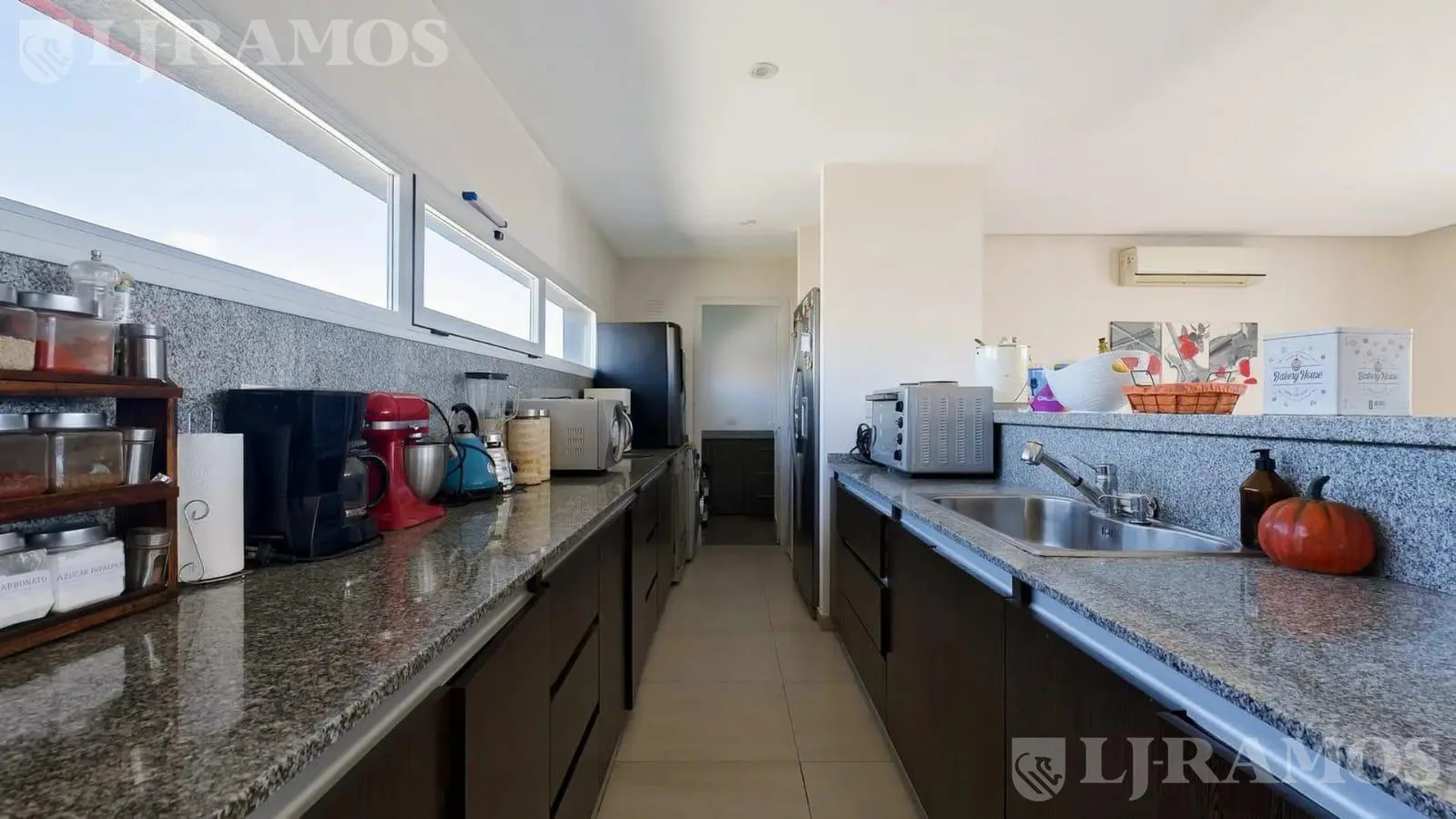 Casa en San Sebastián APTO CREDITO BANCARIO MB foto 4