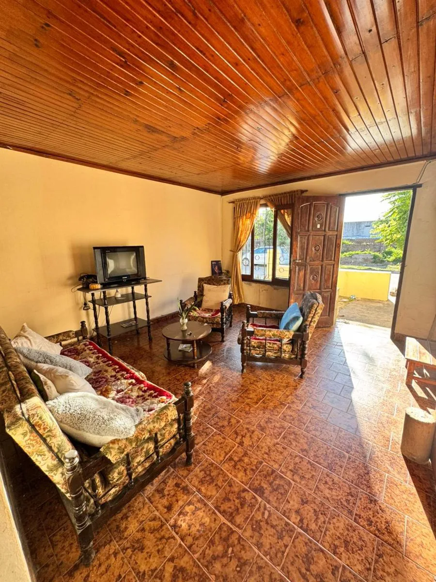 CASA EN  VENTA A METROS DE LA AV SARMIENTO, GOYA foto 4