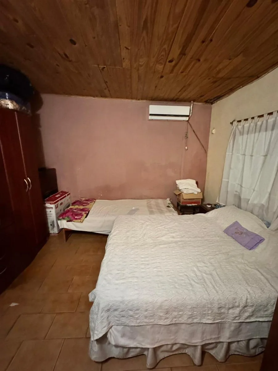 CASA EN  VENTA A METROS DE LA AV SARMIENTO, GOYA foto 5