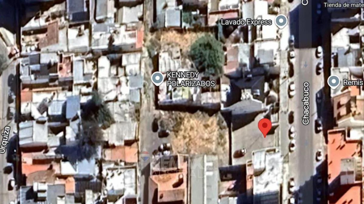 TERRENO CENTRICO CON SALIDA A 2 CALLES foto 2