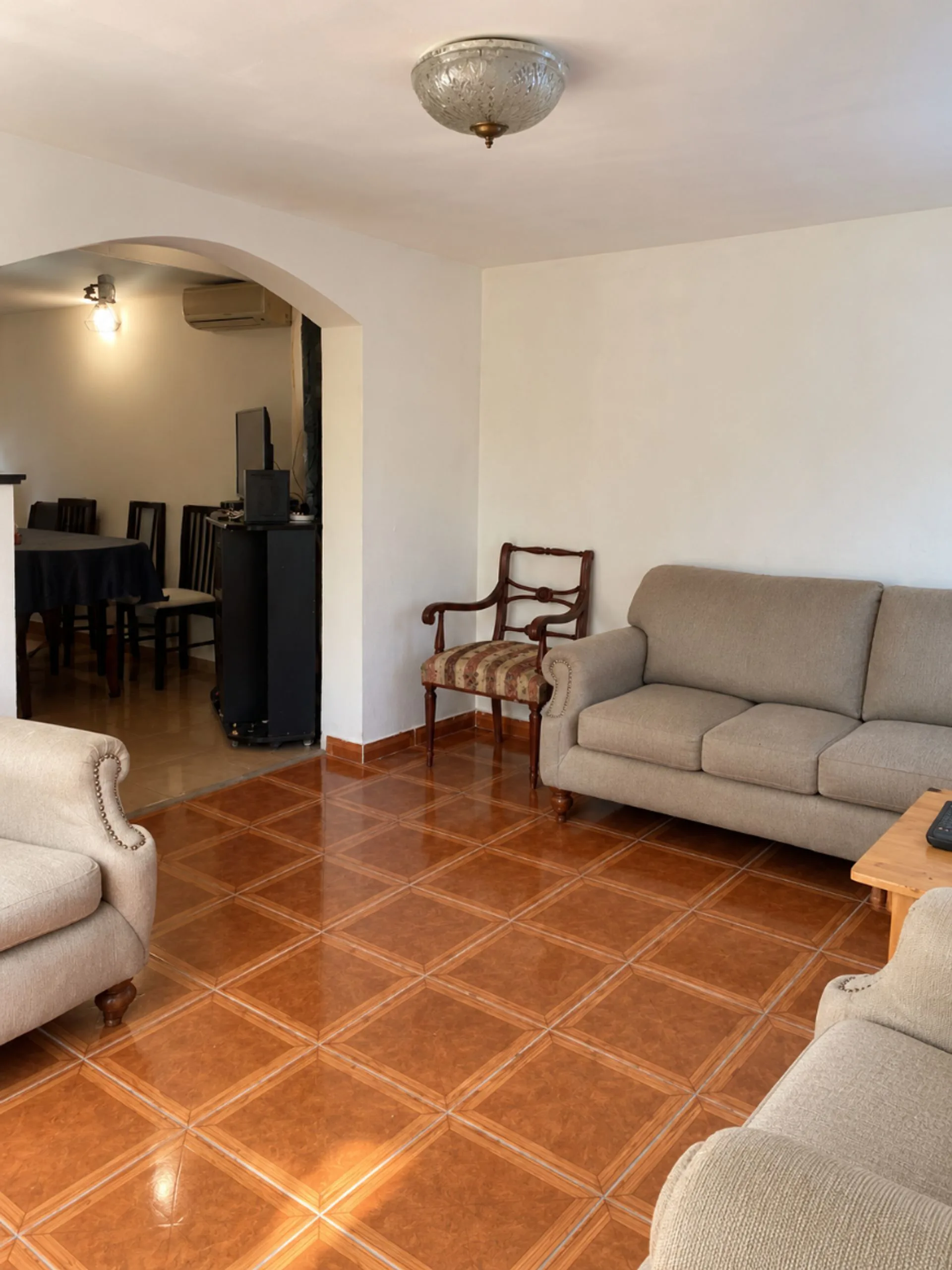 VENTA CASA 3 DORMITORIOS COCHERAS QUINCHO CAMPANA foto 3