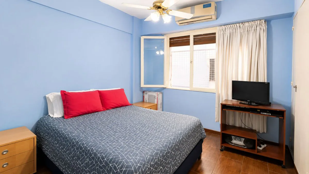 DEPARTAMENTO 2 AMBIENTES VENTA FLORES -APTO CRED. foto 5