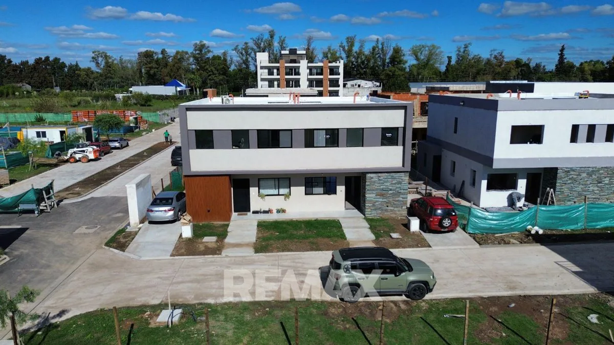 VENTA DUPLEX 5 AMB. A ESTRENAR SPRINGPARK PILAR foto 2