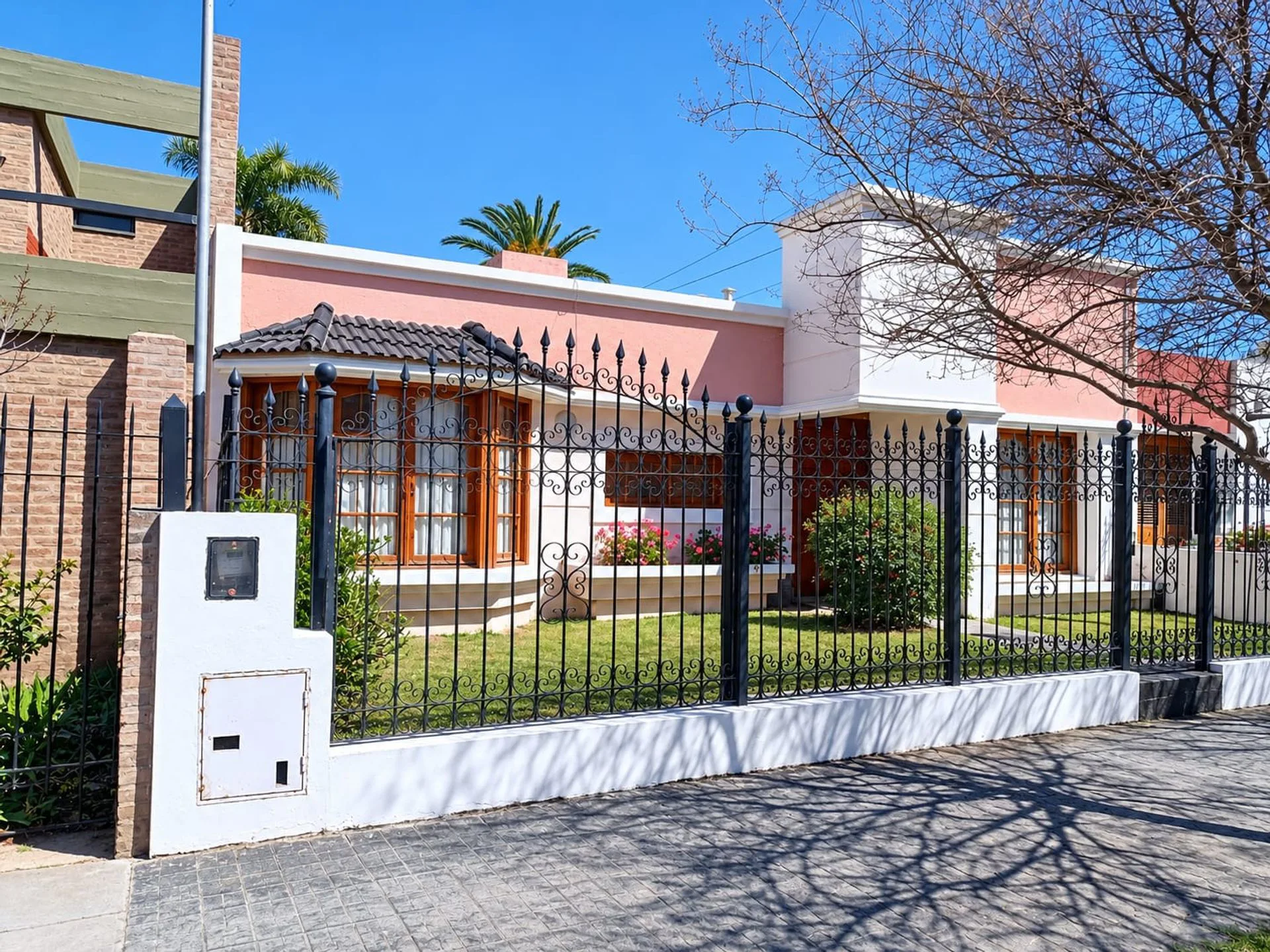 Venta Hermosa Casa 3 dorm 2 bª Lomas de San Martín foto 2