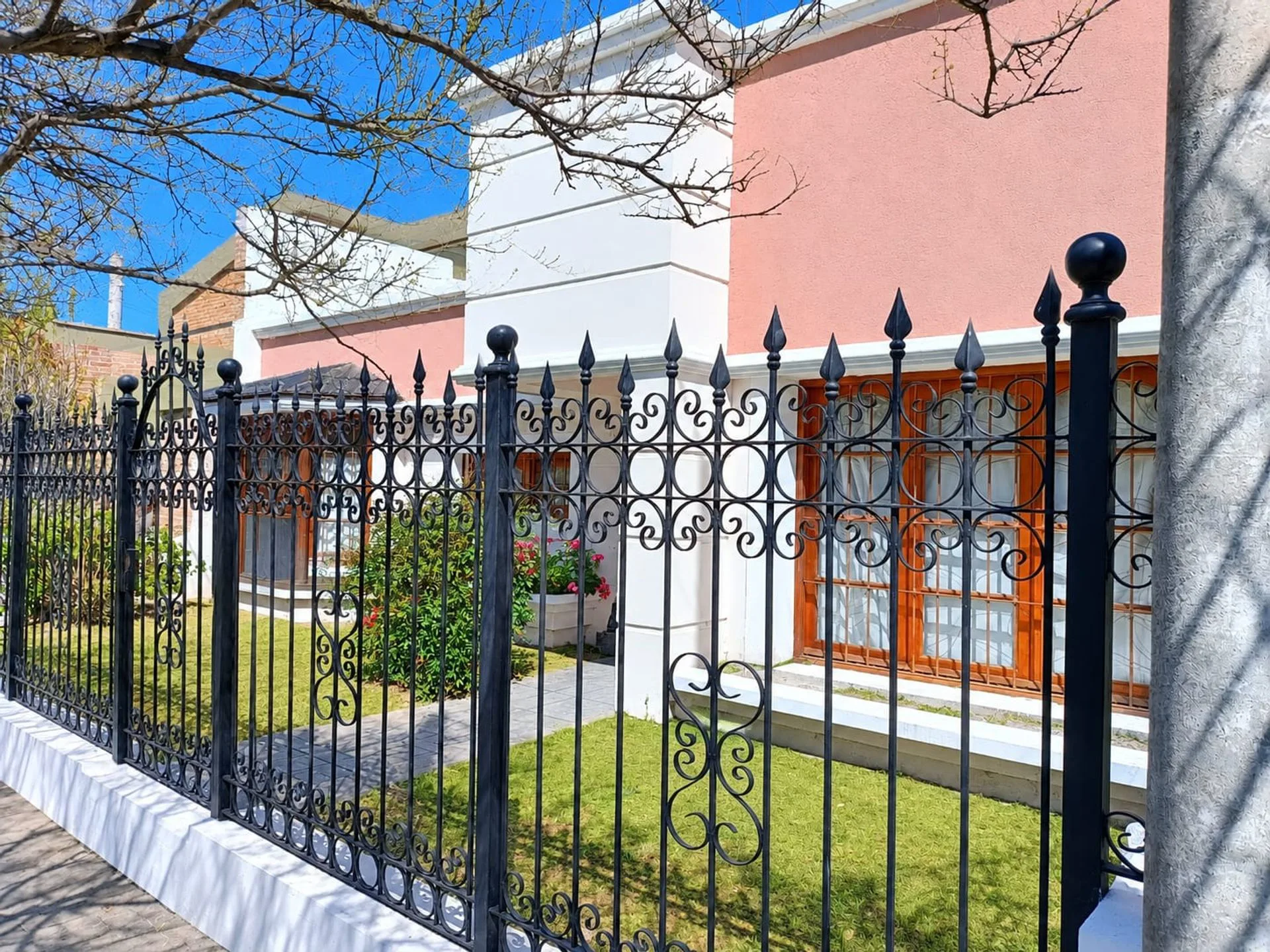 Venta Hermosa Casa 3 dorm 2 bª Lomas de San Martín foto 3