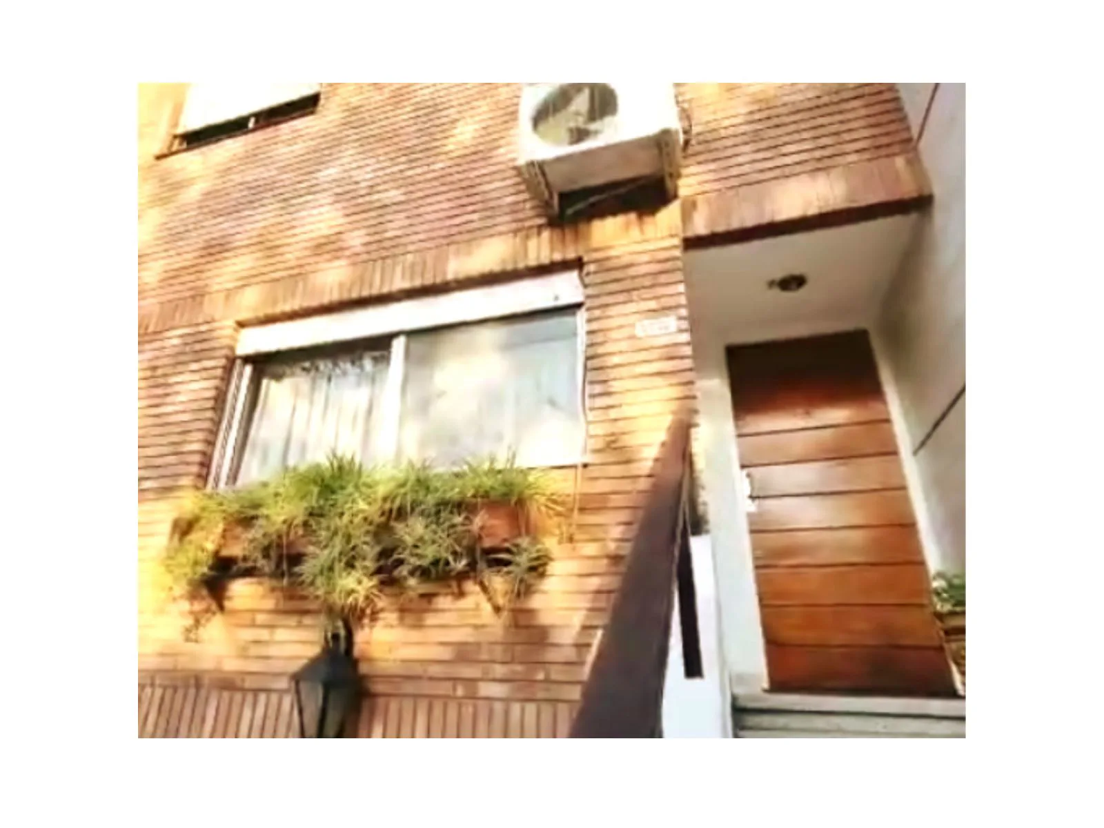 VENTA TRIPLEX SIN EXPENSAS / PARQUE AVELLANEDA / 5 AMBIENTES / CON PATIO / APTO CREDITO HIPOTECARIO foto 2