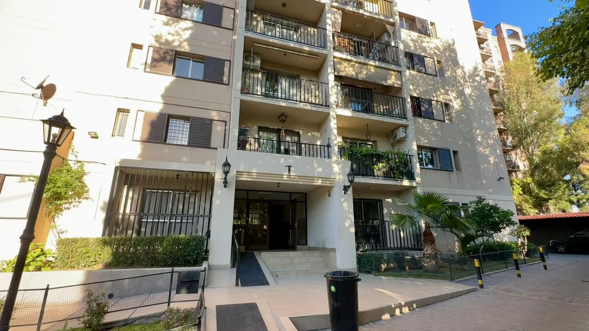 ALQUILER AMPLIO DEPARTAMENTO GODOY CRUZ COCHERA
