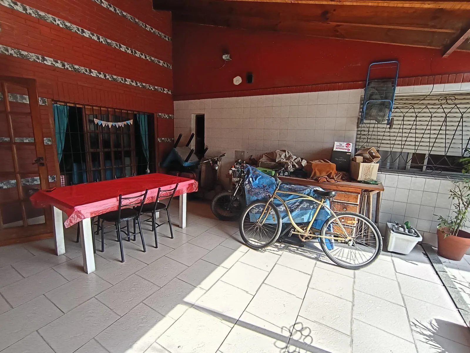 CASA PARA TRES FAMILIAS EN LOTE PROPIO, Pola 3600 - Villa Lugano foto 5